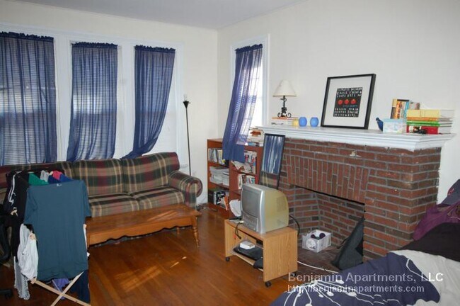 Foto del edificio - 15 Glenville Ave