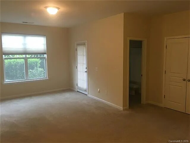 Foto del edificio - 816 Skybrook Falls Dr