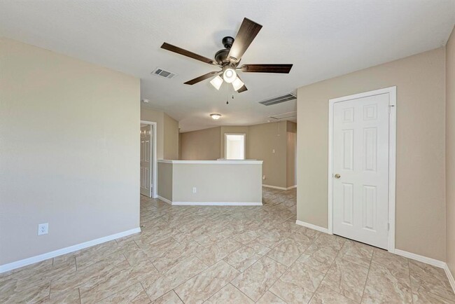 Building Photo - 2351 Wright Cir