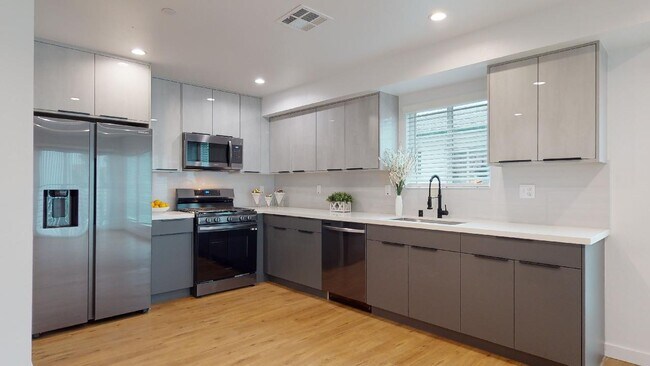 Foto del edificio - 1311 N Harvard Blvd
