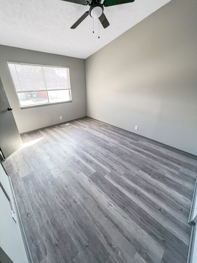 Building Photo - 10920 Spaulding Plz
