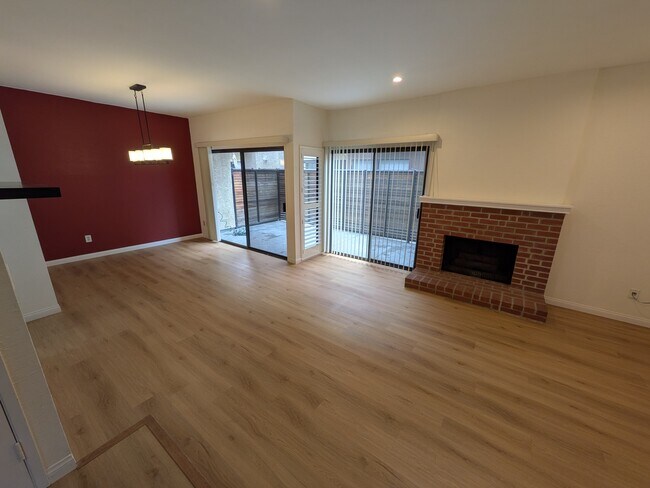 Sala de estar - 1655 Greenfield Ave