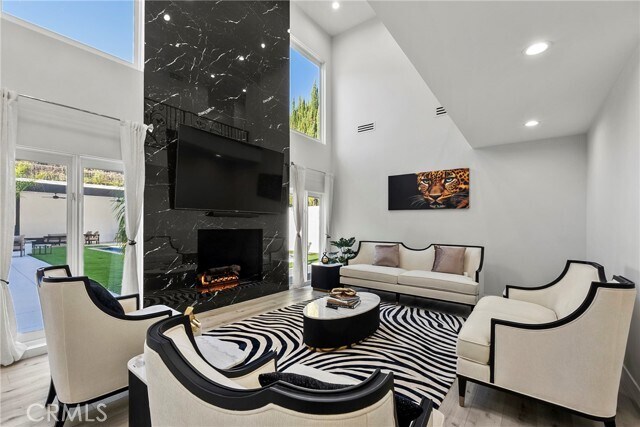 Foto del edificio - 5965 Nora Lynn Dr