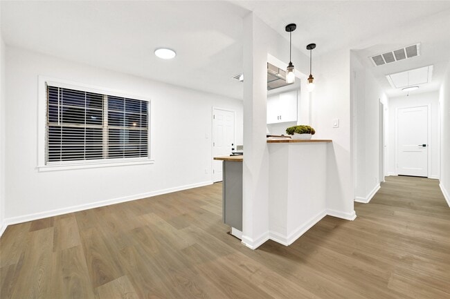 Foto del edificio - 3129 Airport Blvd