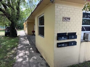 Building Photo - 529 NW 8th Ave