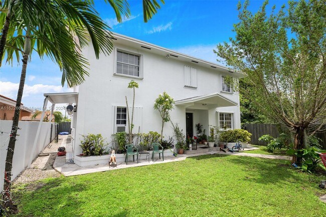 Foto del edificio - 220 NW 48th Ct