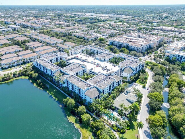 Foto del edificio - 1690 Renaissance Commons Blvd