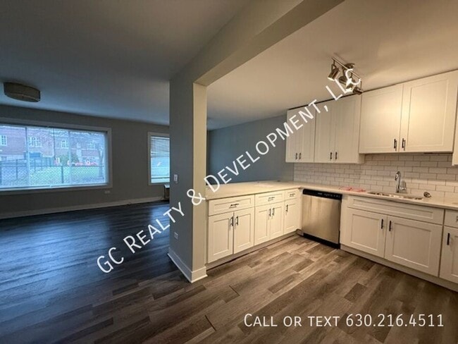 Building Photo - 800 Graceland Ave