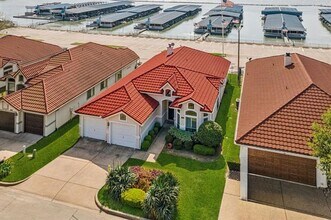 Building Photo - 2046 Pontchartrain Dr
