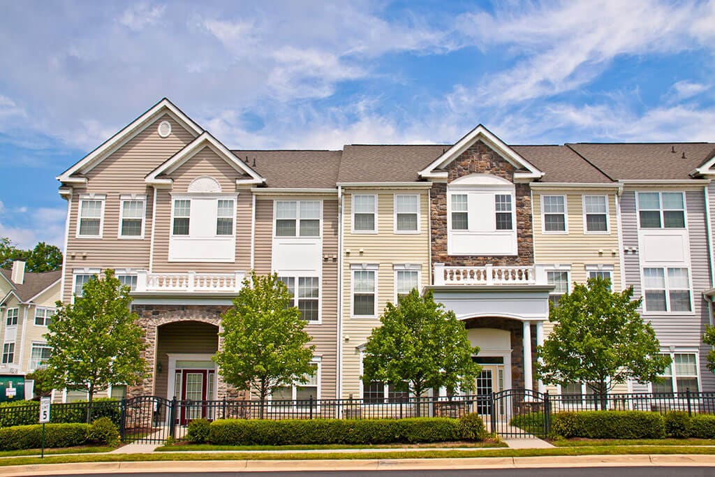 Primary Photo - Broadlands Apartments