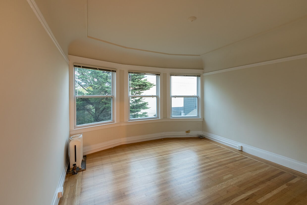 Primary Photo - 332 Presidio Ave