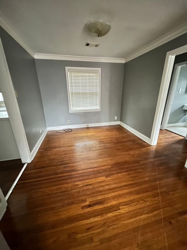 Building Photo - Newly Renovated Unit in Heart of Memphis