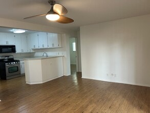 Building Photo - 293 Sunset Dr