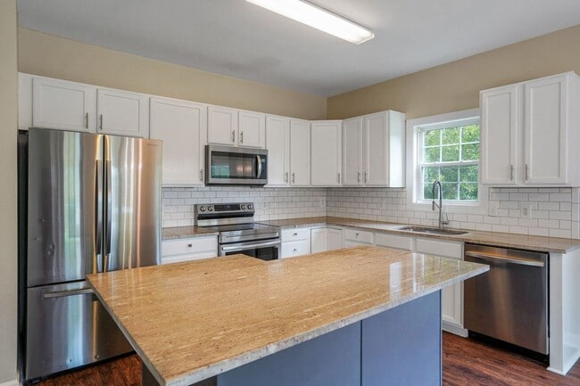 Building Photo - Charming 3BR House in Holly Springs