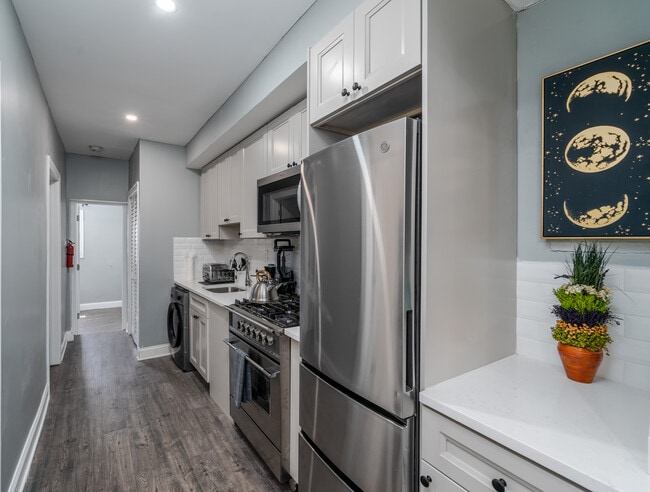 Photo - 1705 West Virginia Ave NE House