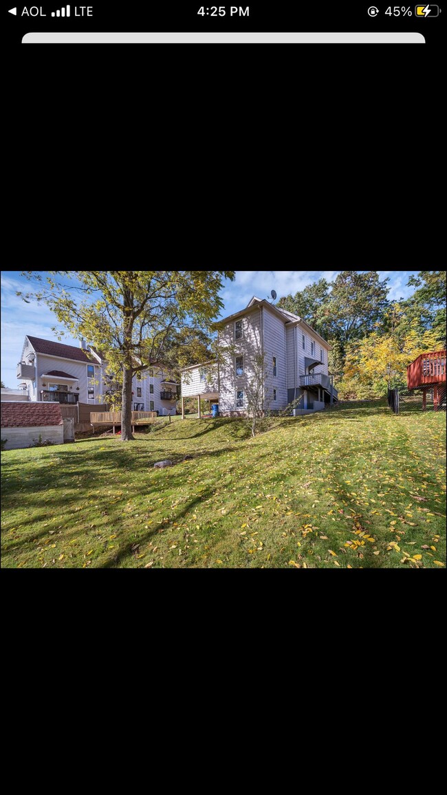 Building Photo - 170 Oak St