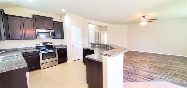 Building Photo - 925 Westfield Dr