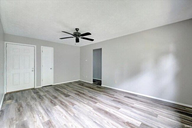 Foto del edificio - Available now!! Great quiet neighborhood —...