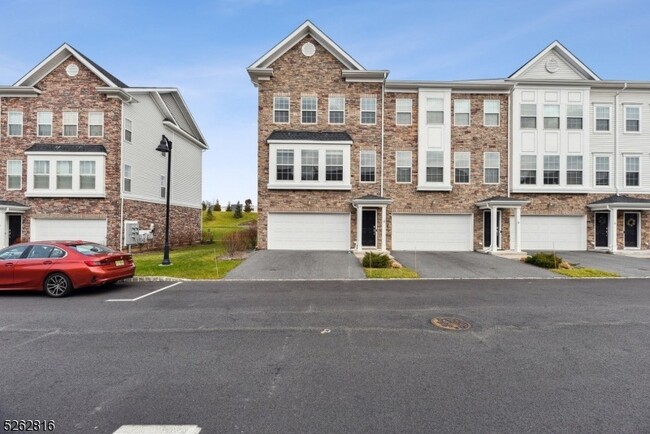 Photo - 12 Gerhard Pl Townhome