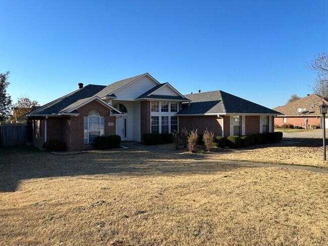 Foto del edificio - * Move-In Special * Gorgeous Brick Home fo...