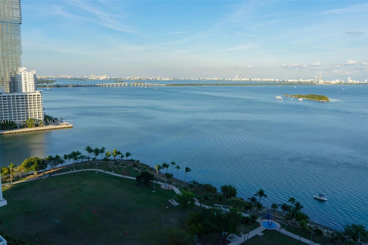 View - 1800 N Bayshore Dr