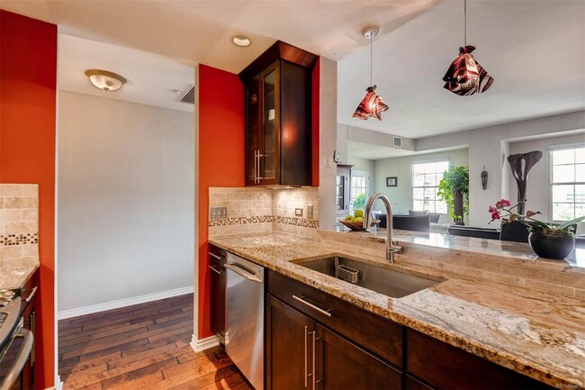 Building Photo - 300 W 11th Ave