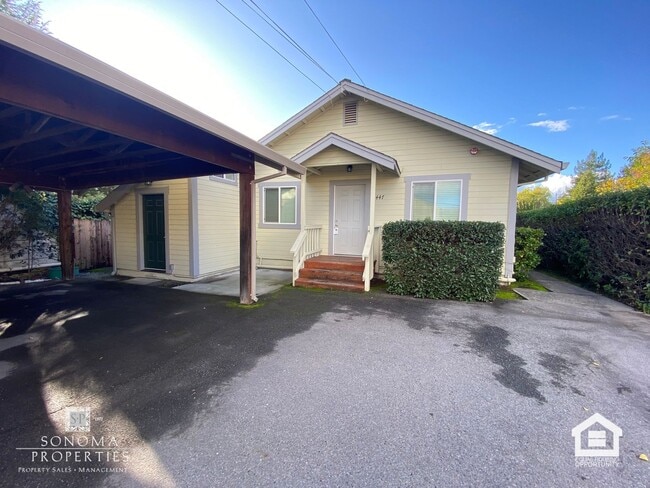 Building Photo - 2BD/1BA Duplex In Downtown Sonoma!