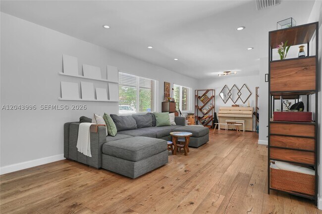 Foto del edificio - 5721 SW 59th Pl