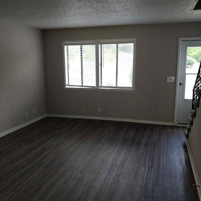Building Photo - 1063 Harold Dr