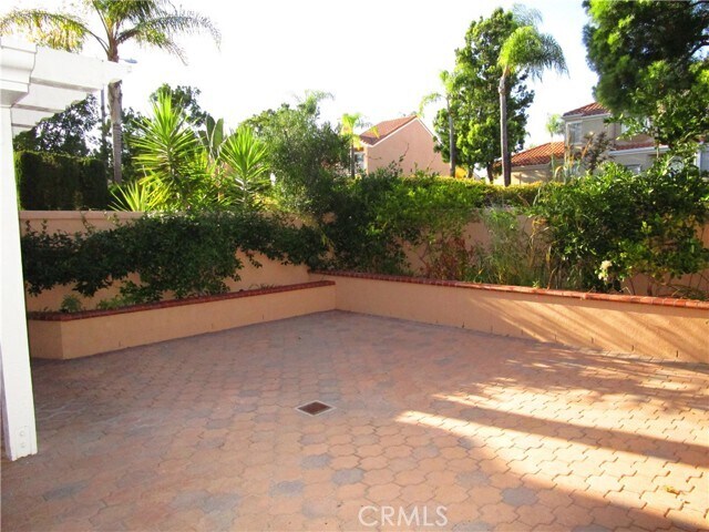 Building Photo - 99 Via Athena