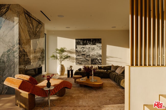 Foto del edificio - 1511 Skylark Ln