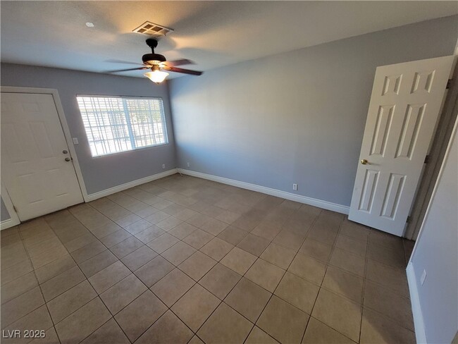 Foto del edificio - 2429 Daley St