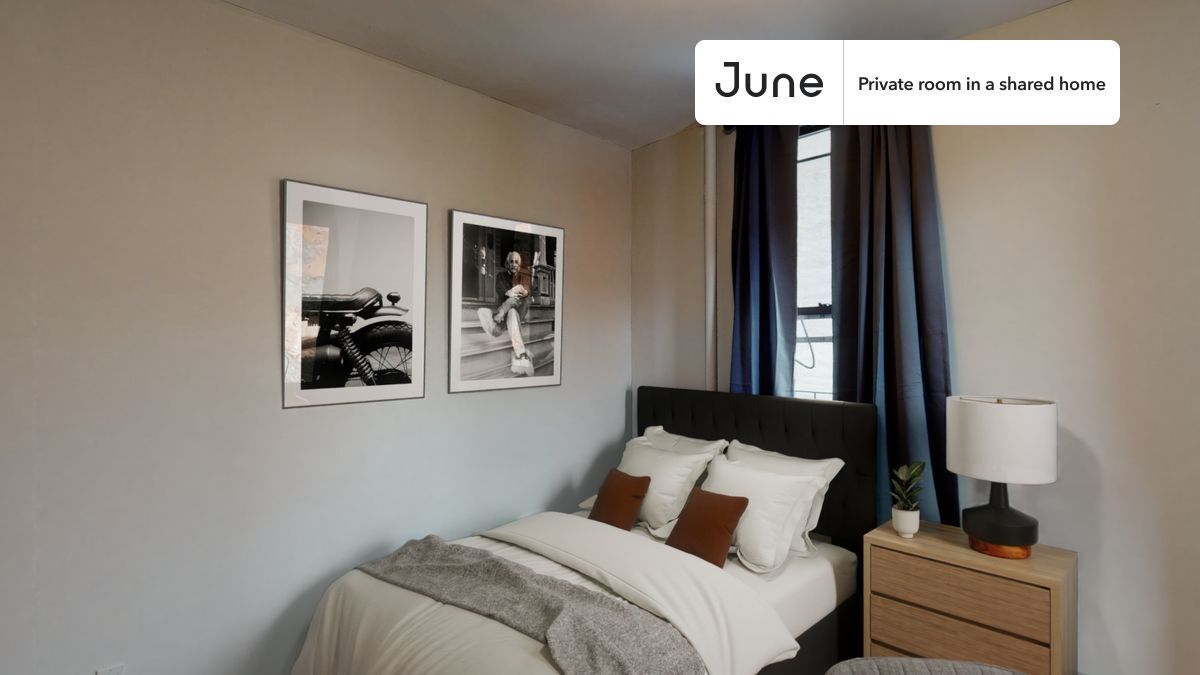 Foto principal - Private bedroom in 2 bed/1 bath Home