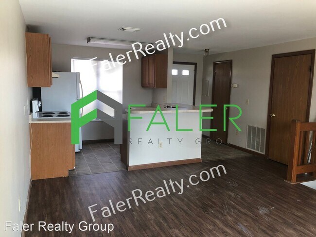 Building Photo - 2 br, 1.5 bath House - 2151 Chapel Drive