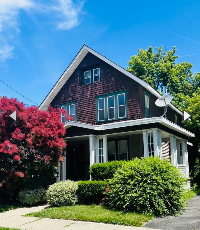 Foto del edificio - 705 Hudson Ave