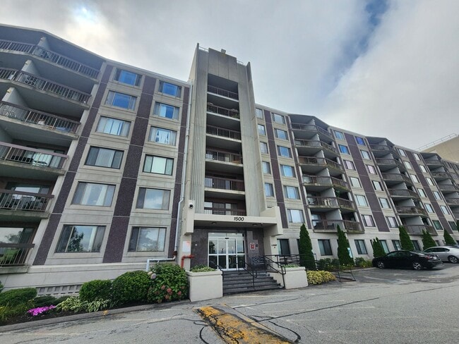 Building Photo - 1500 Worcester Rd