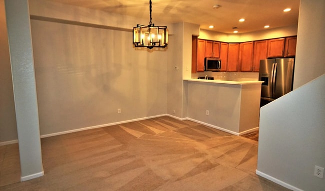 Foto del edificio - Inviting Open-Concept Townhome!