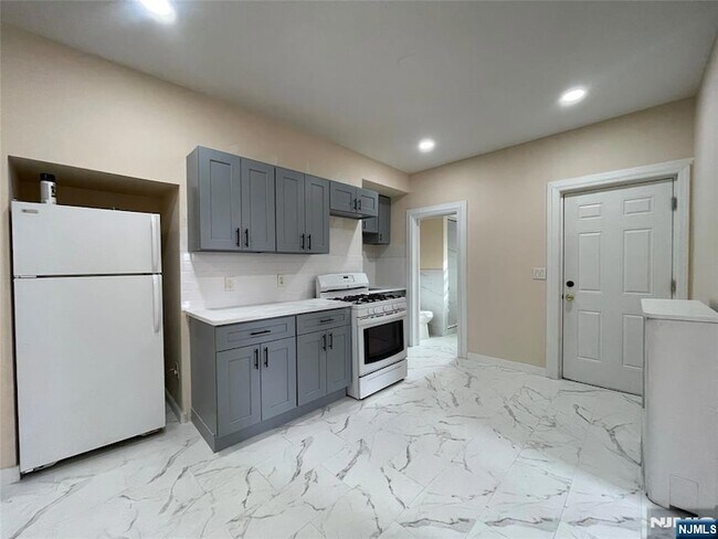 Foto del edificio - 85 Clifton Ave
