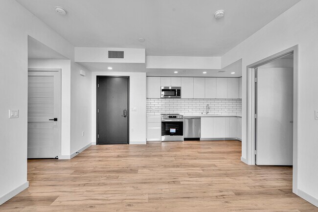 Building Photo - 1240 Magnolia Ave