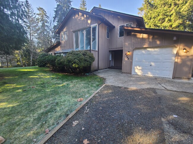Building Photo - 4044 Rainwood Dr NW