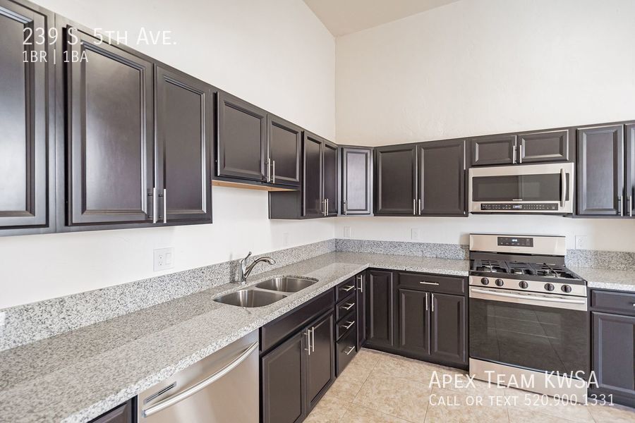 Primary Photo - $995- 1 Bed / 1 Bath Unit Located in Armor...