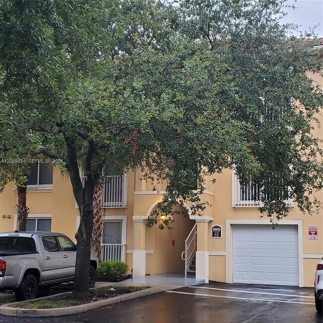 Foto del edificio - 9909 Westwood Dr