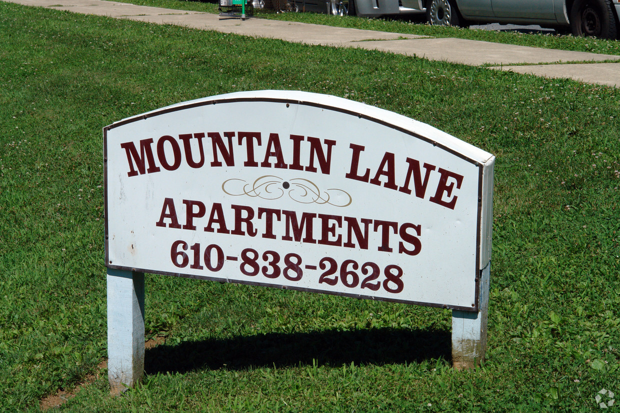 Building Photo - Mountain Lane Apartments