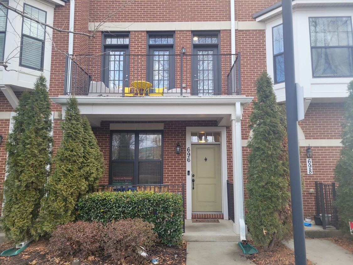 Primary Photo - Stunning 3 BR/3.5 BA Townhome in Brookland!