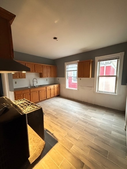 Building Photo - 46 Evelyn St