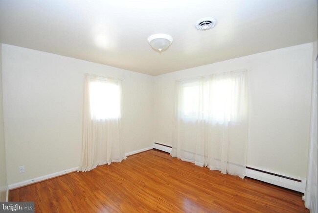 Foto del edificio - 1212 Riverview Ln