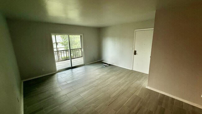Foto del edificio - 6519 W Newberry Rd