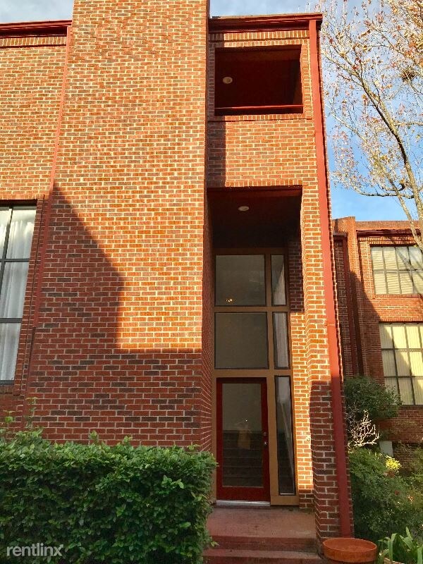 Foto del edificio - 2 br, 2.5 bath Townhome - 1100 Richmond Ave