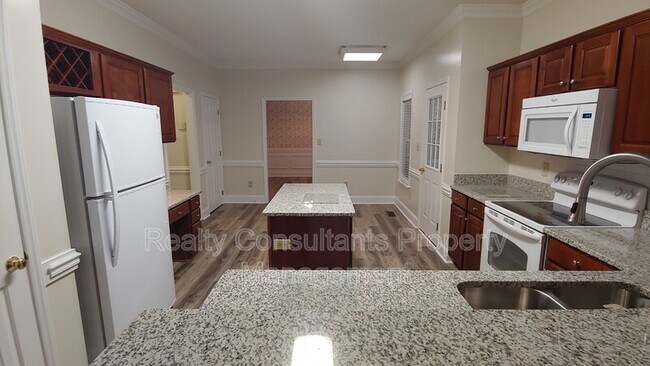 Foto del edificio - 3305 Peninsula Dr