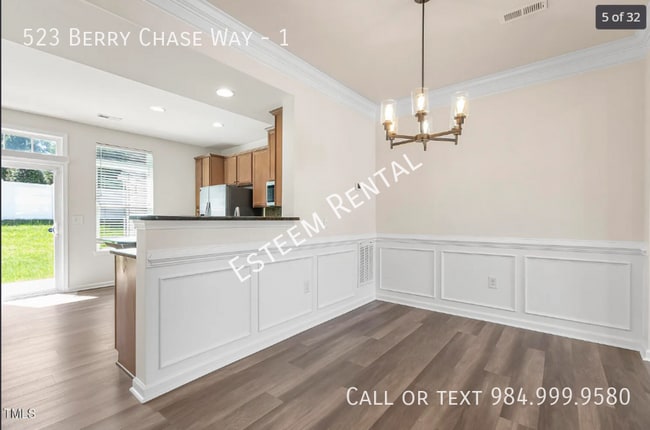 Building Photo - 523 Berry Chase Way